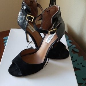 Steve Madden "Stepout" black heels
